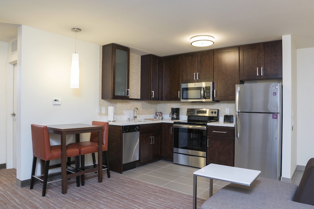 RESIDENCE INN GREEN BAY DOWNTOWN 38/58