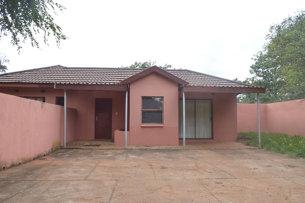 Copacopa Lodge And Conference Centre 3/50