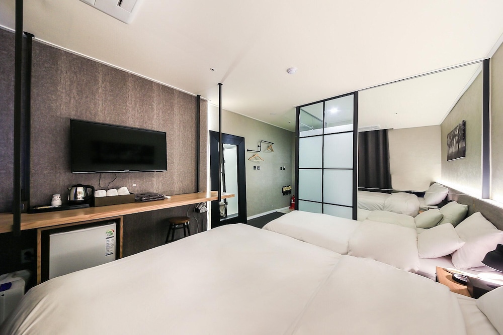 BLVD Hotel 23/29