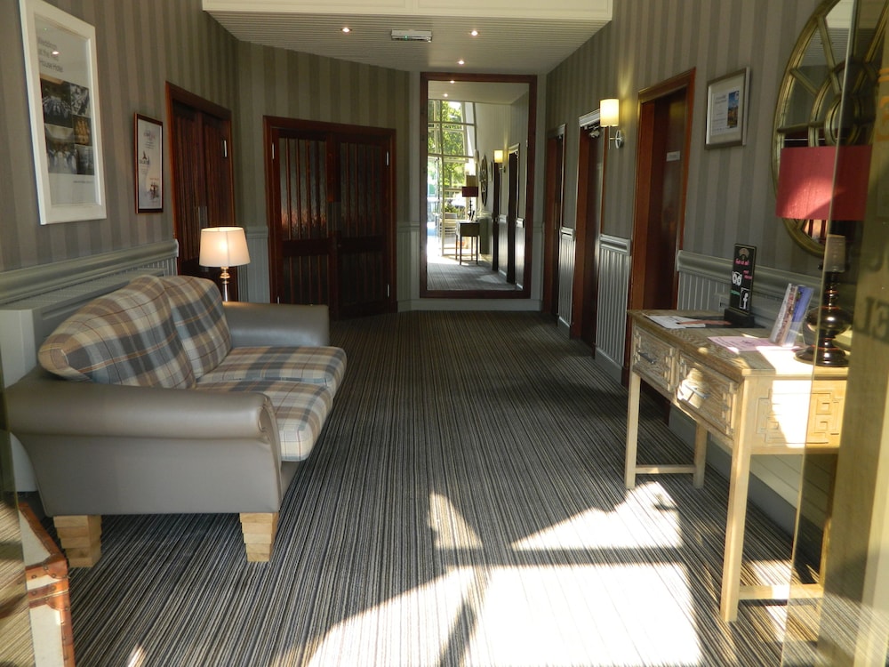 Red House Hotel 7/27