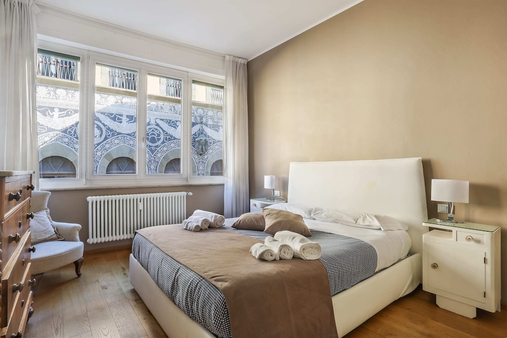 Pitti Palace 5 Stars Apartment 8/24