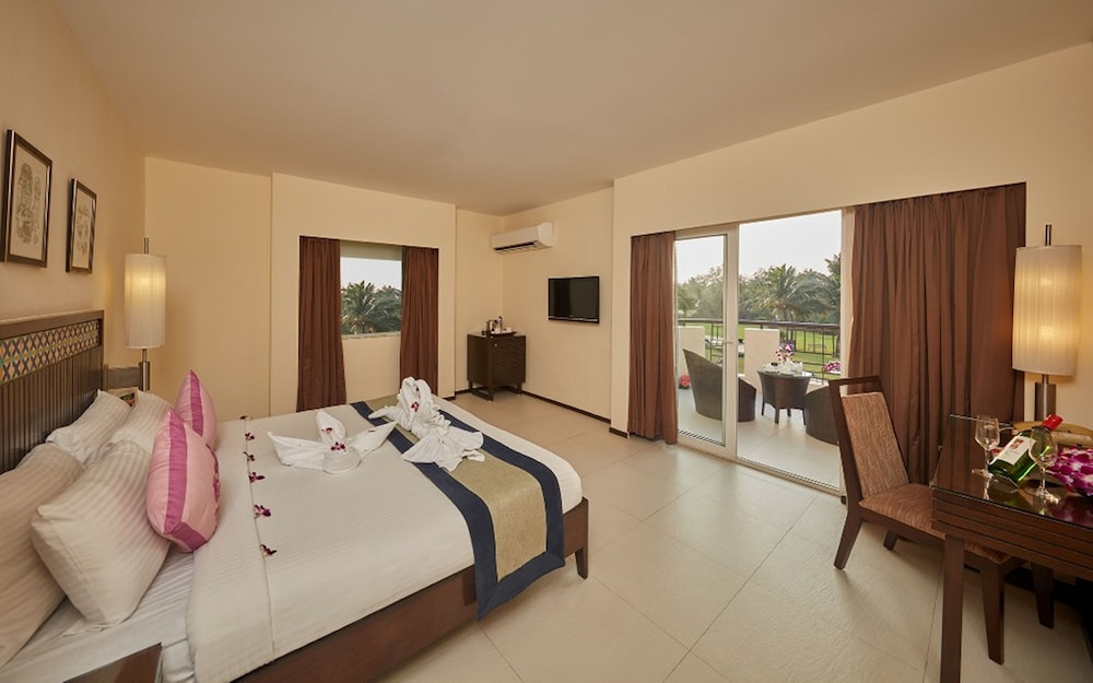 Royal Orchid Beach Resort & Spa, Goa 18/67