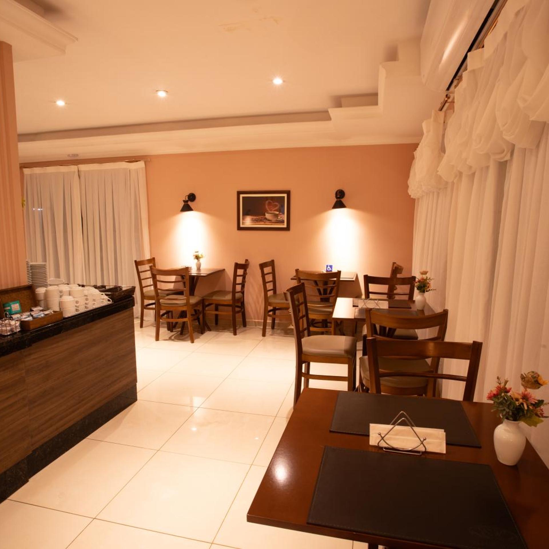 Ellus Hotel 38/50