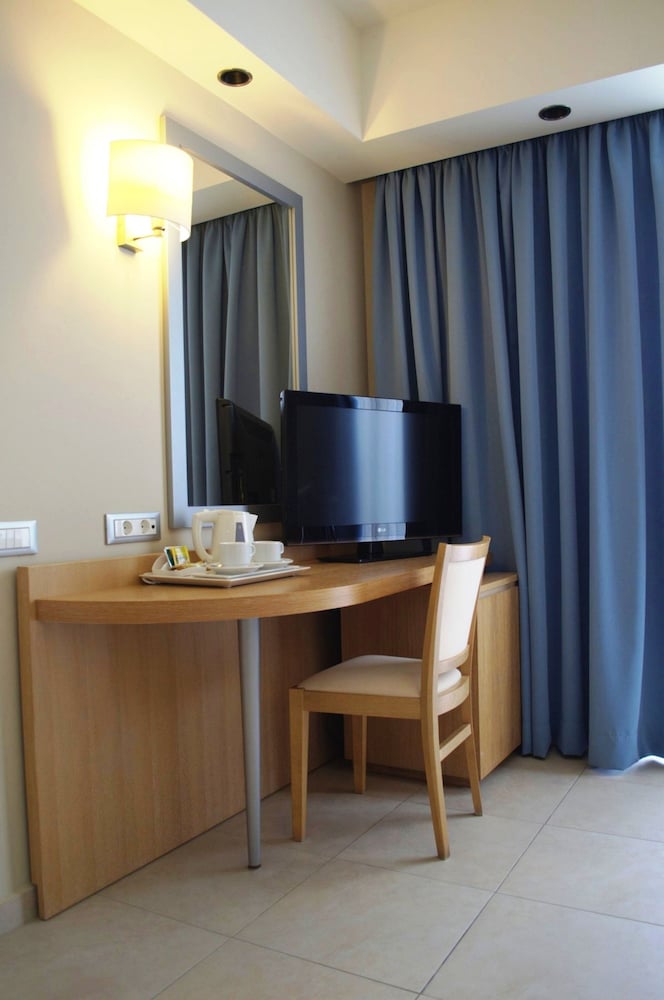 D'andrea Mare Beach Hotel 68/74