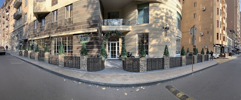 DIAMOND HOUSE HOTEL 3/42