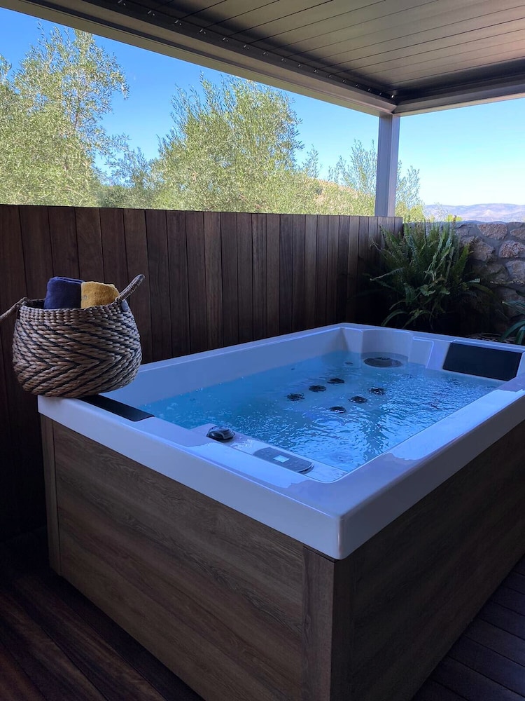 Anthemion Suites And Villas 24/50