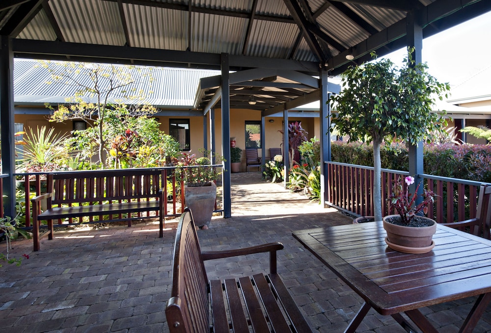 Vintages Accommodation 48/66