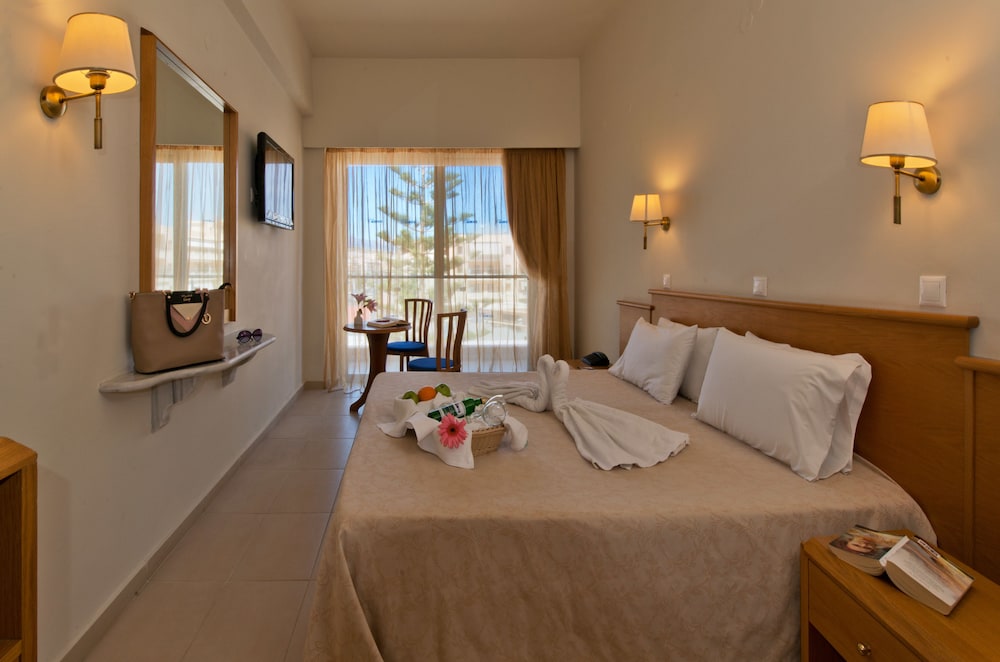 Minos Hotel 18/50