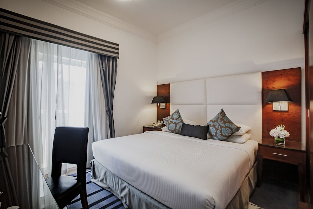 Golden Sands Hotel and Residences 20/71