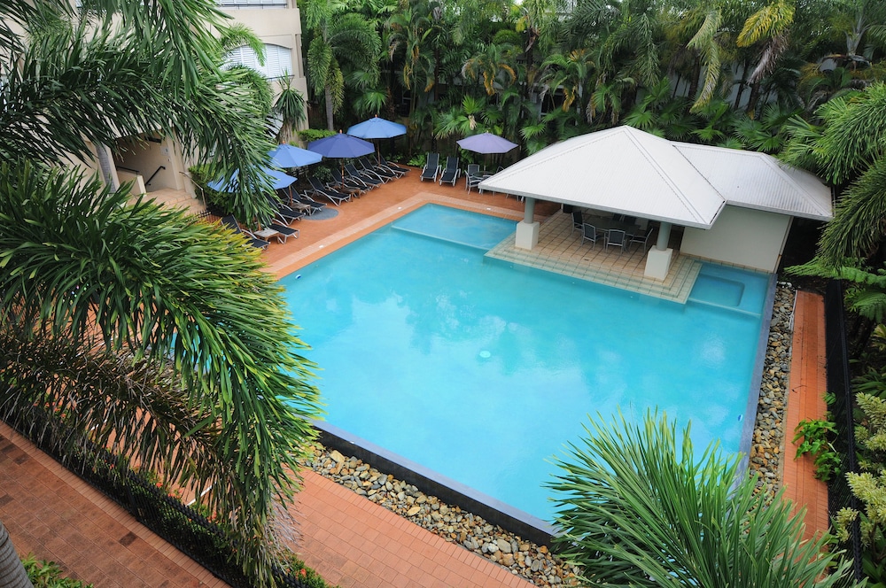 Cayman Villas Port Douglas 12/16
