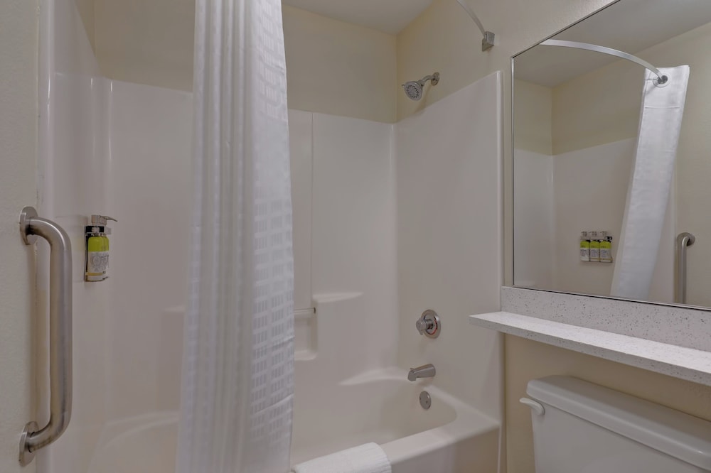 Candlewood Suites Indianapolis - South 74/77