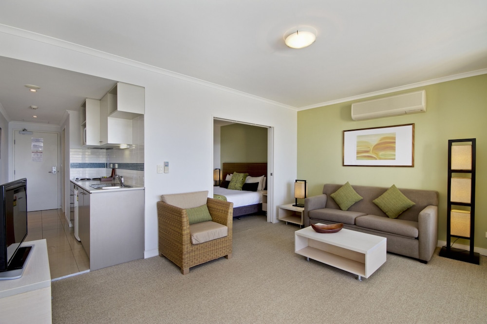 Mantra Ettalong Beach 51/71