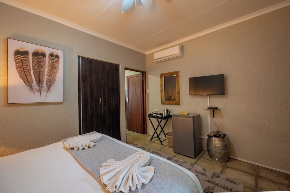 Bushbaby Valley Lodge 15/42