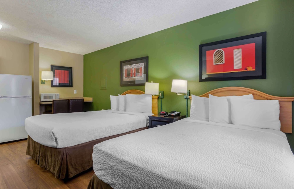 Extended Stay America Suites Phoenix Scottsdale Old Town 9/40
