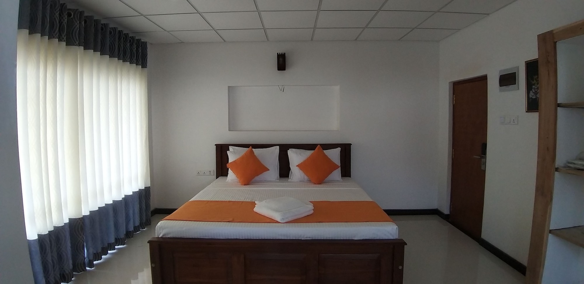 LUXURY, SINGLE, KING BED, SEA VIEW