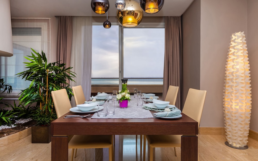 ADAM Hotel Suites 40/59