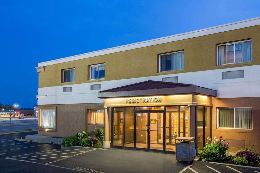 FairBridge Inn Express Williamsville 2/35