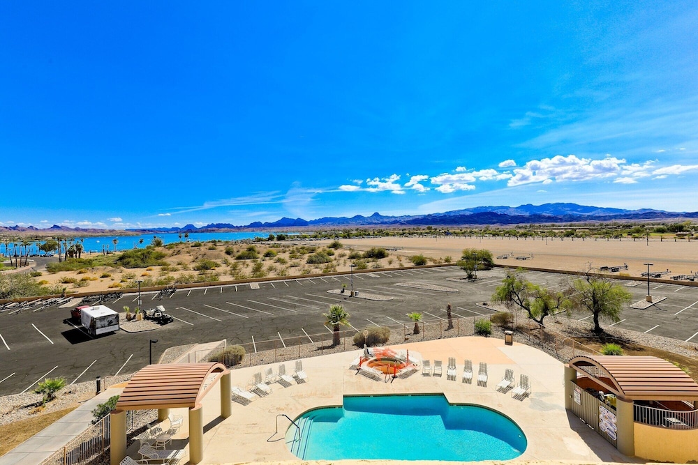 Studio6 Suites Lake Havasu City AZ 58/61
