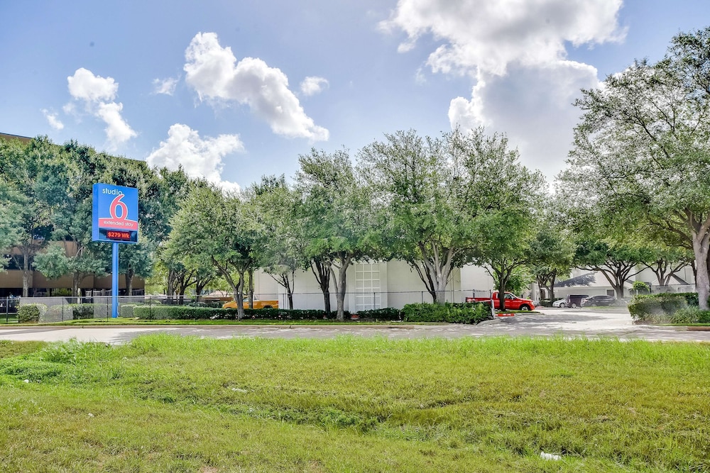 Studio6 Houston, TX - Hobby South 52/58