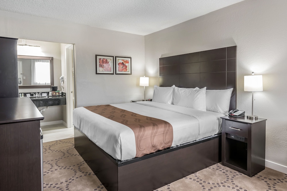 Quality Inn & Suites Kissimmee near Main Gate 14/41