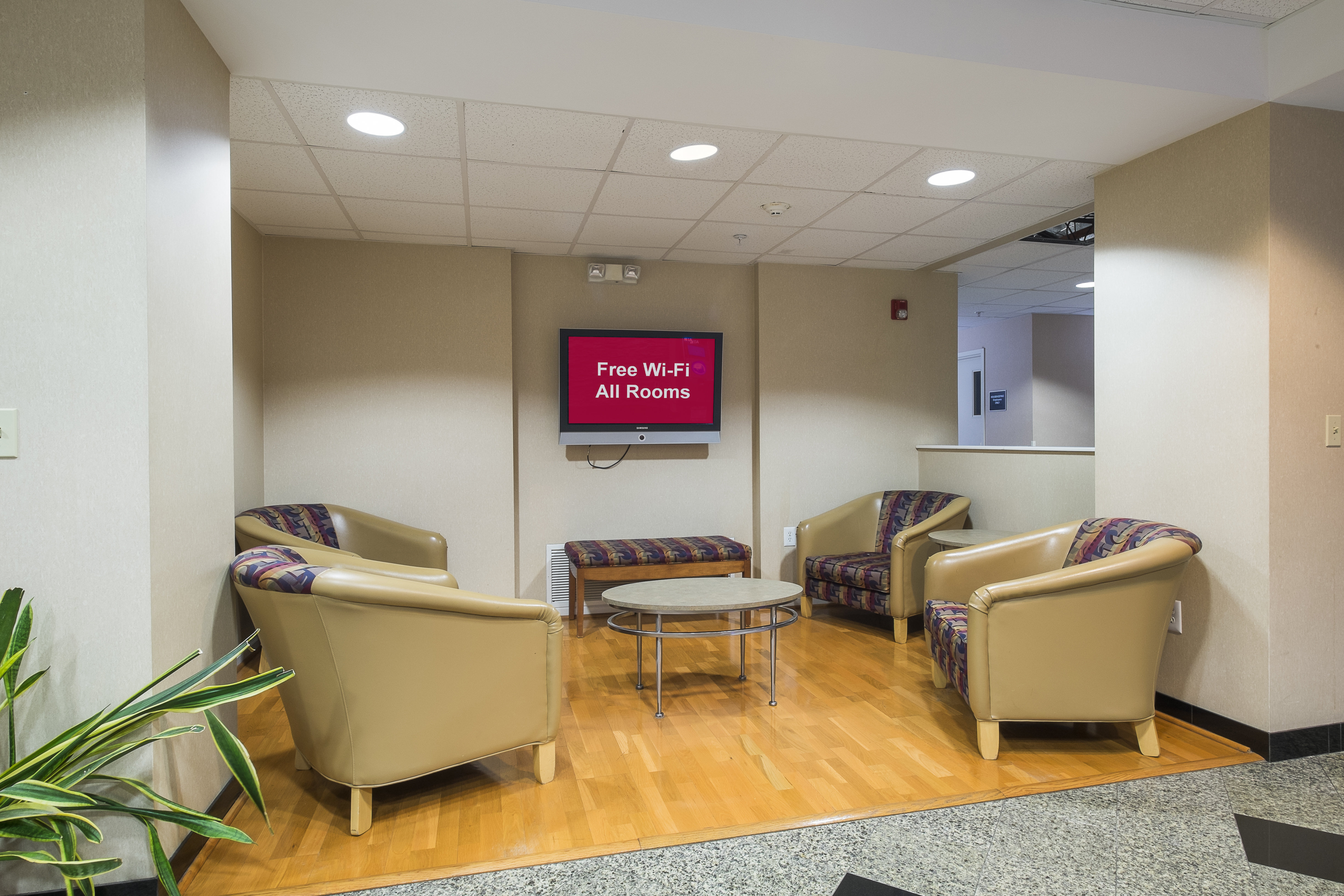 Red Roof Inn & Suites Philadelphia - Bellmawr 10/16
