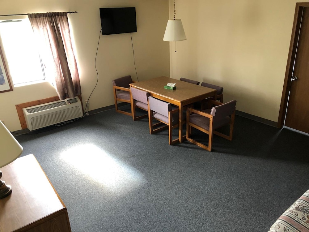 Salt Creek Inn 17/36