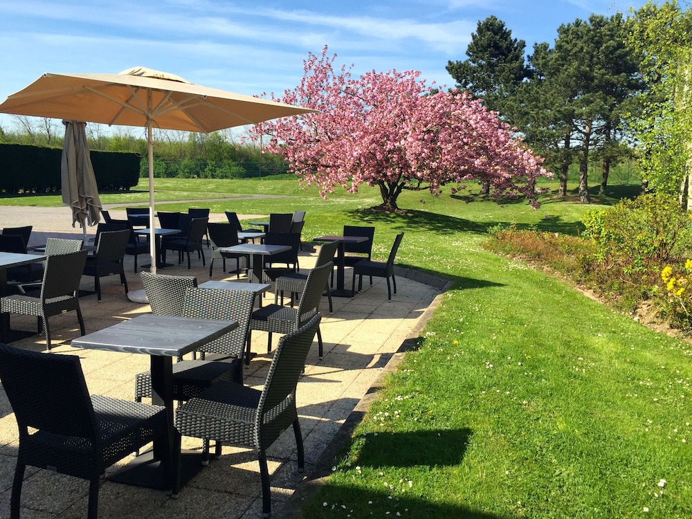 Mercure Lille Aeroport 46/49