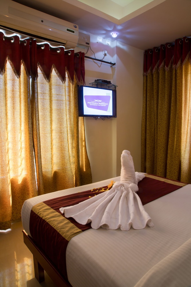 AISHWARYA RESIDENCY 37/70