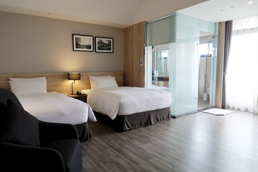 The HO Hotel 22/60