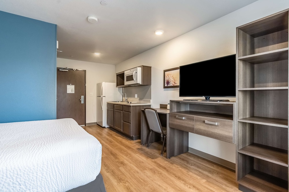 WoodSpring Suites Portland North Gresham 13/53