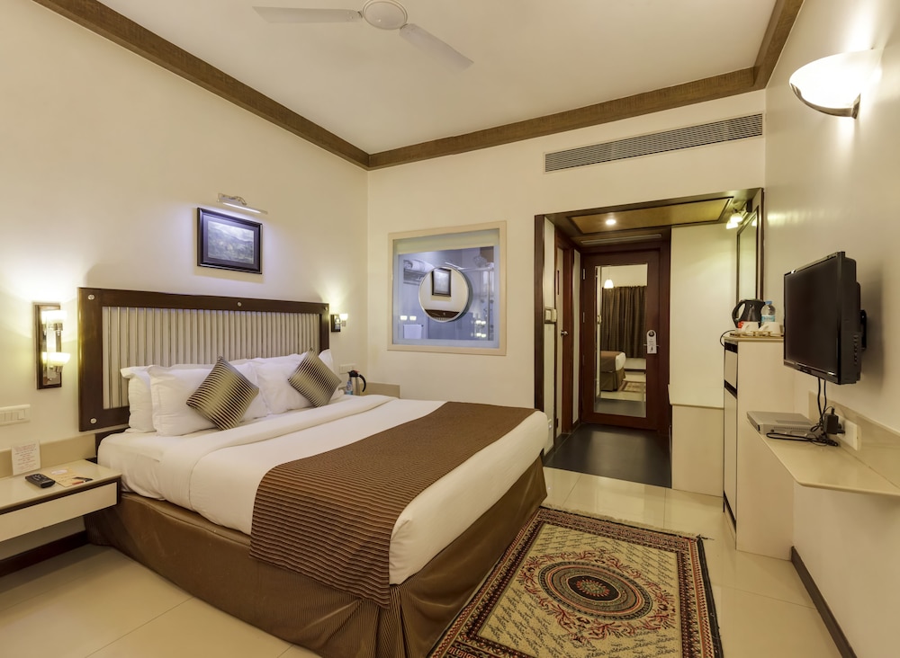 Hotel Vrishali Executive 8/61
