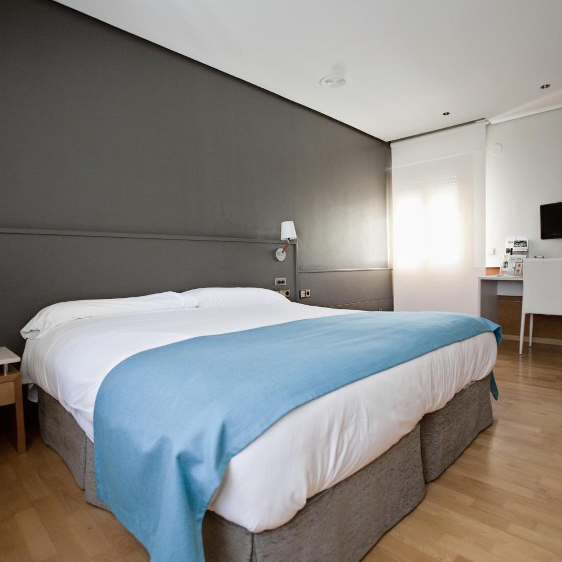 Room, Double Bed