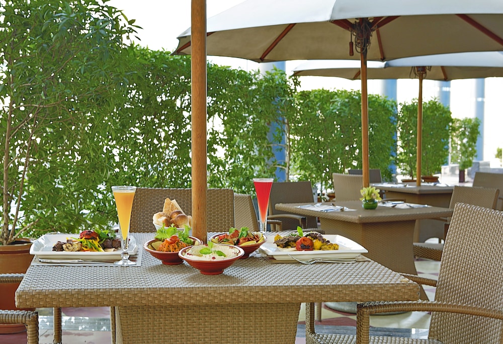 DoubleTree by Hilton Dubai Port Saeed. 45/65