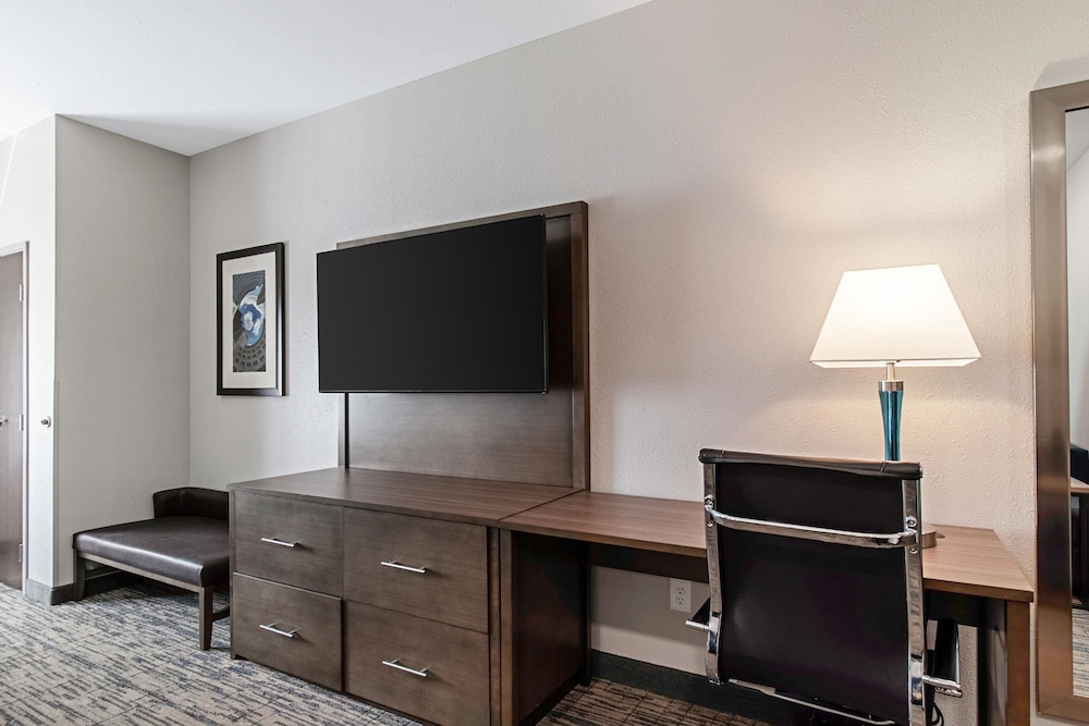 Comfort Suites Grove City Columbus South 27/36