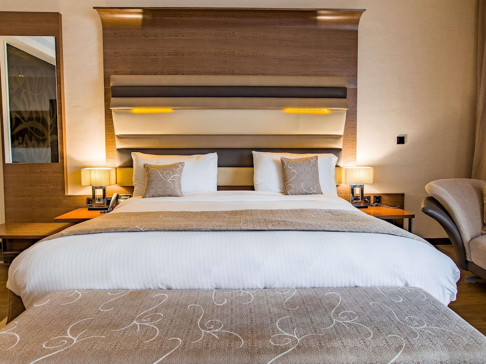 Movenpick Hotel du Lac Tunis 28/72