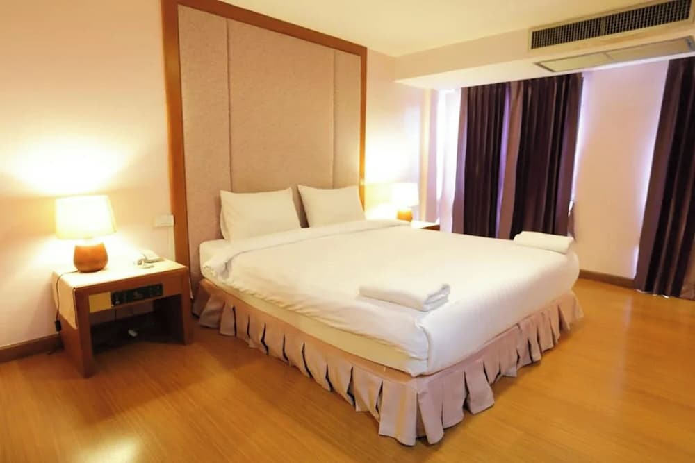 Pin Hotel 25/63