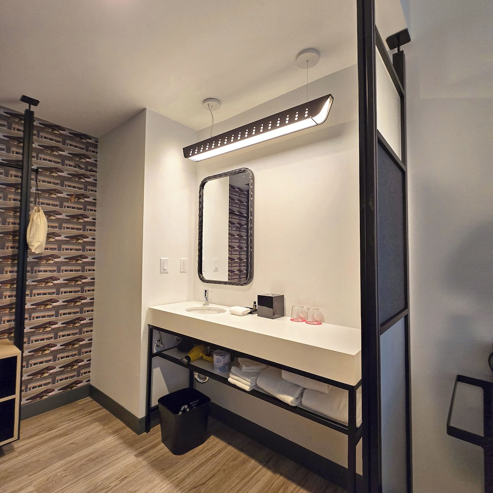 Aloft McAllen 39/41