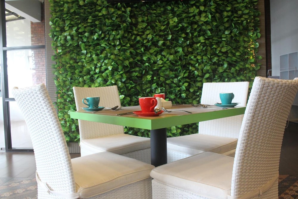 Uniq Hotel Yogyakarta 55/57