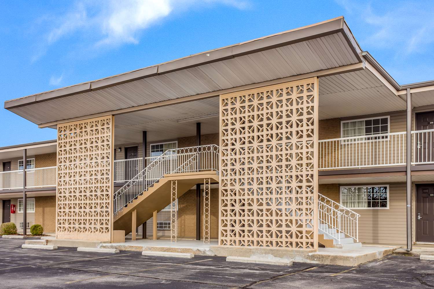 Americas Best Value Inn Lebanon MO 10/38