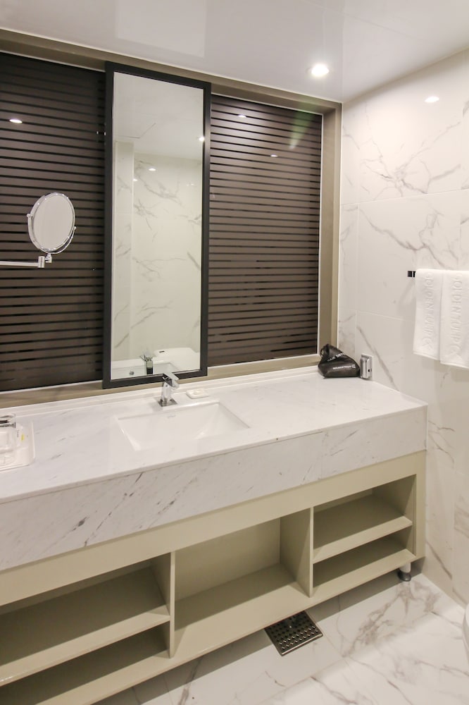 Golden Tulip Ever Yongin 37/39