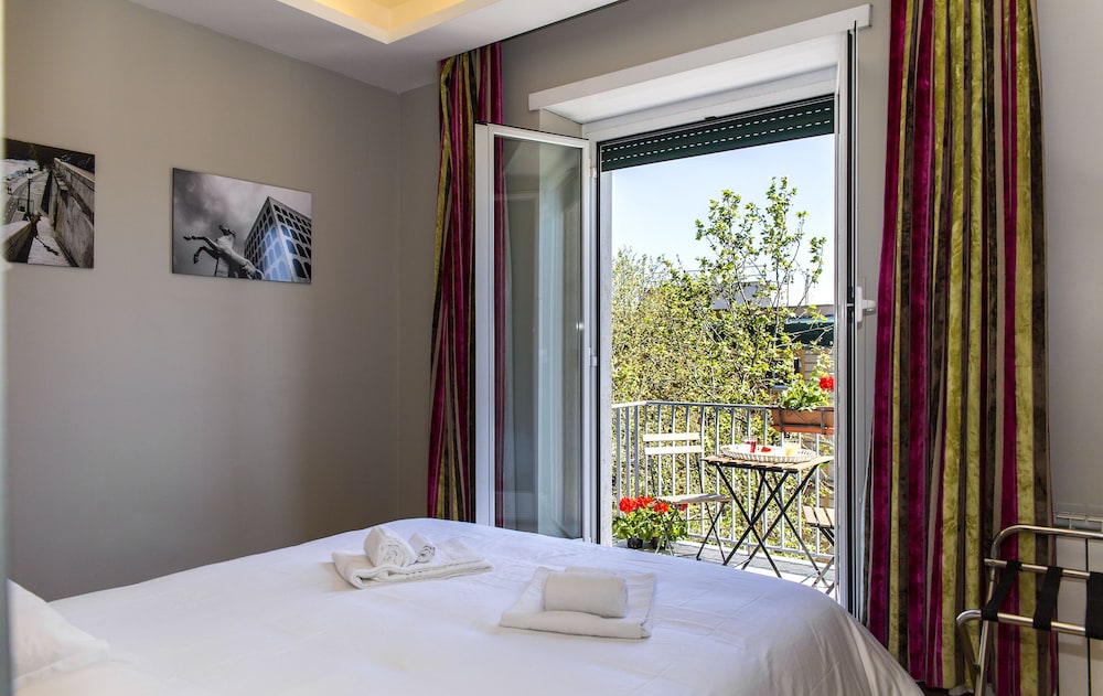Top Floor Trastevere 4/30