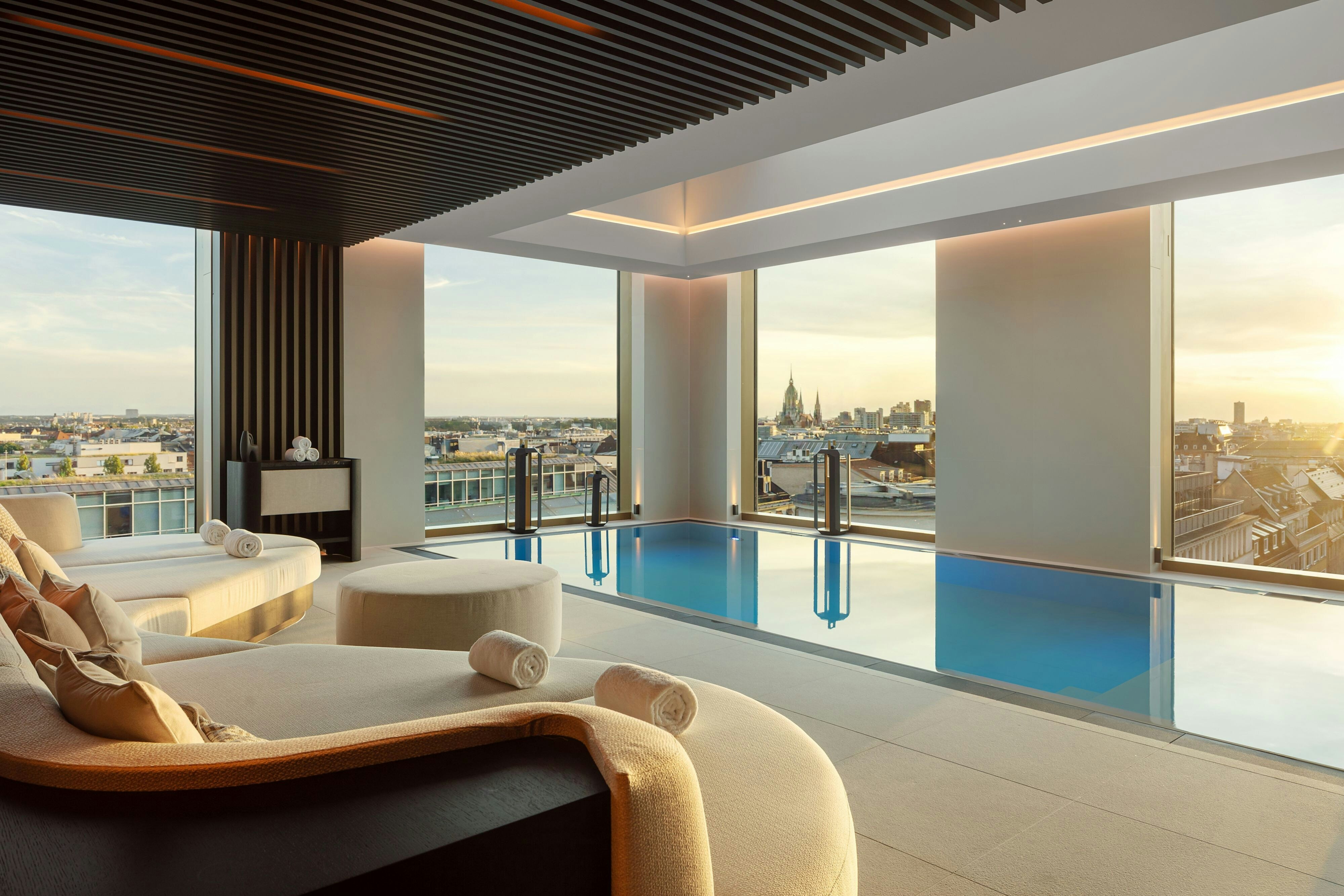 Koenigshof, A Luxury Collection Hotel, Munich 13/15