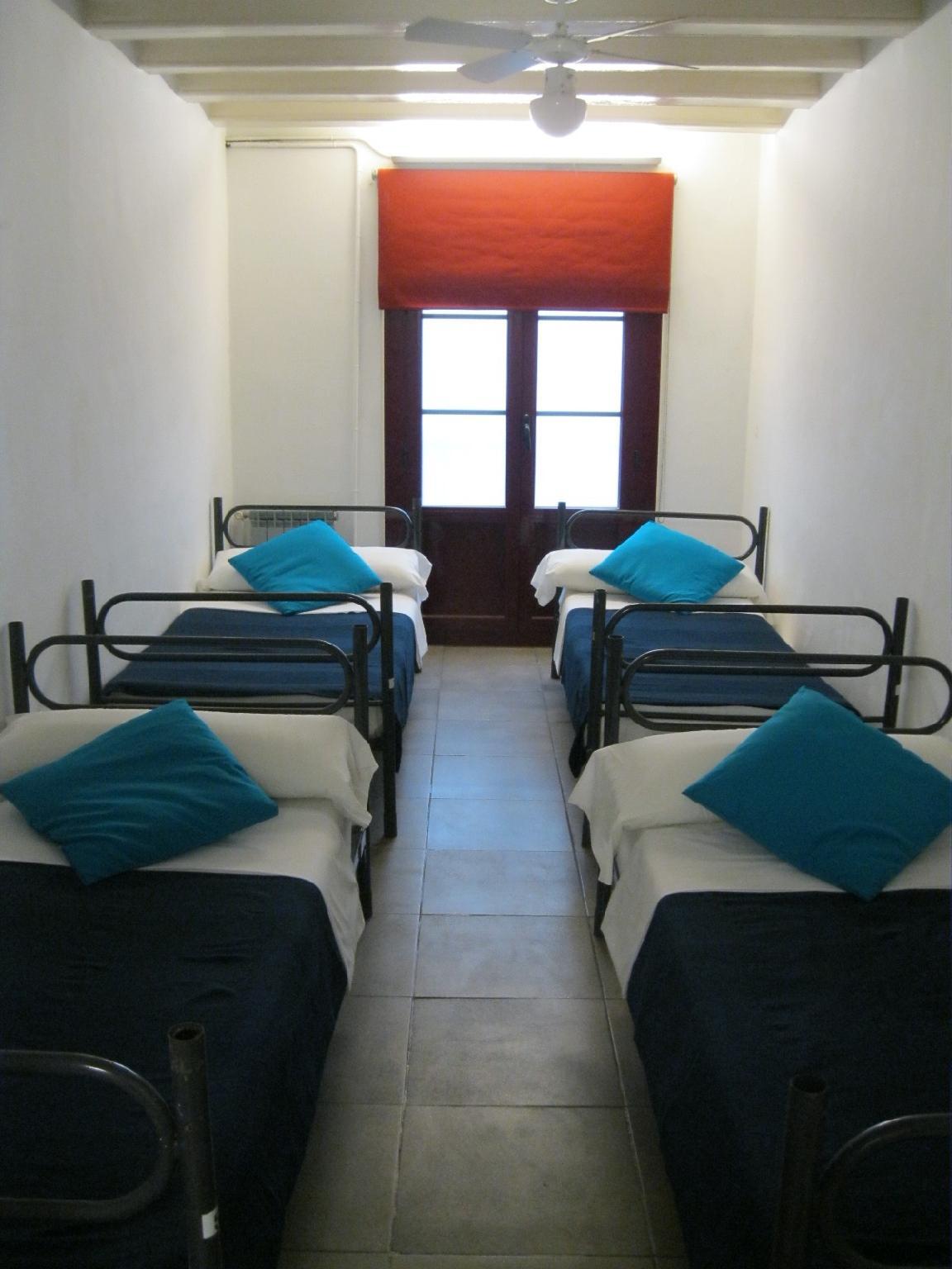Private, 4 Beds