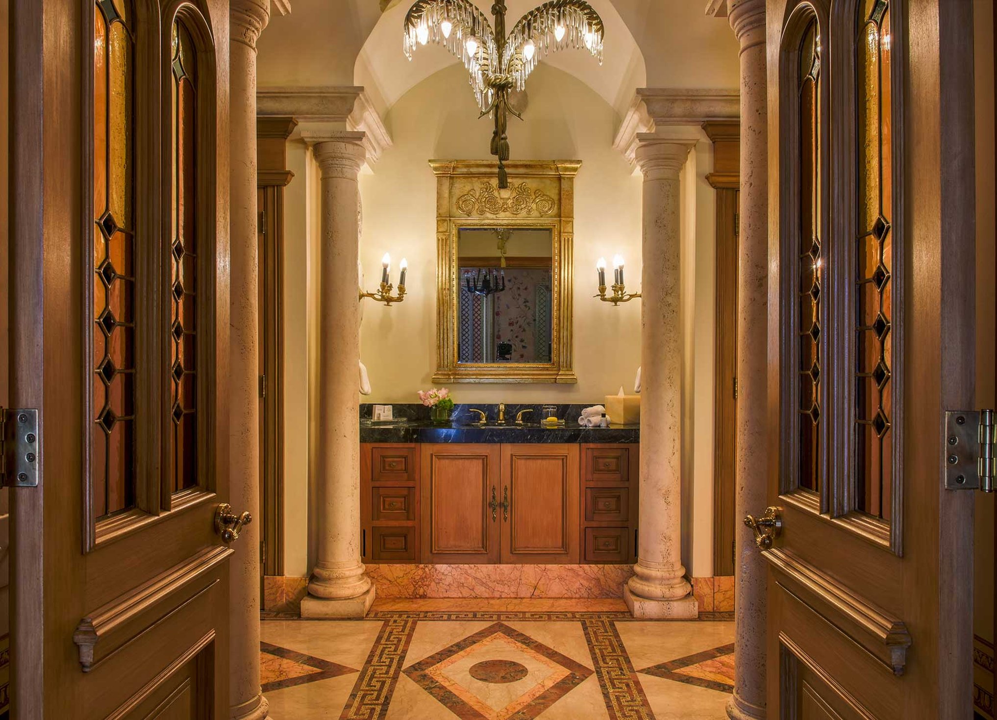 THE VILLA CASA CASUARINA 11/61