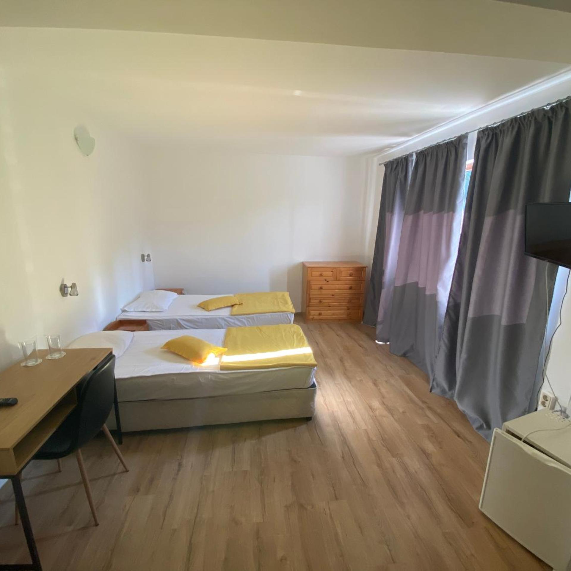 غرفة بسرير مزدوج أو سريرين منفصلين بإطلالة على الحديقة، Palma Beach Hotel 4/7