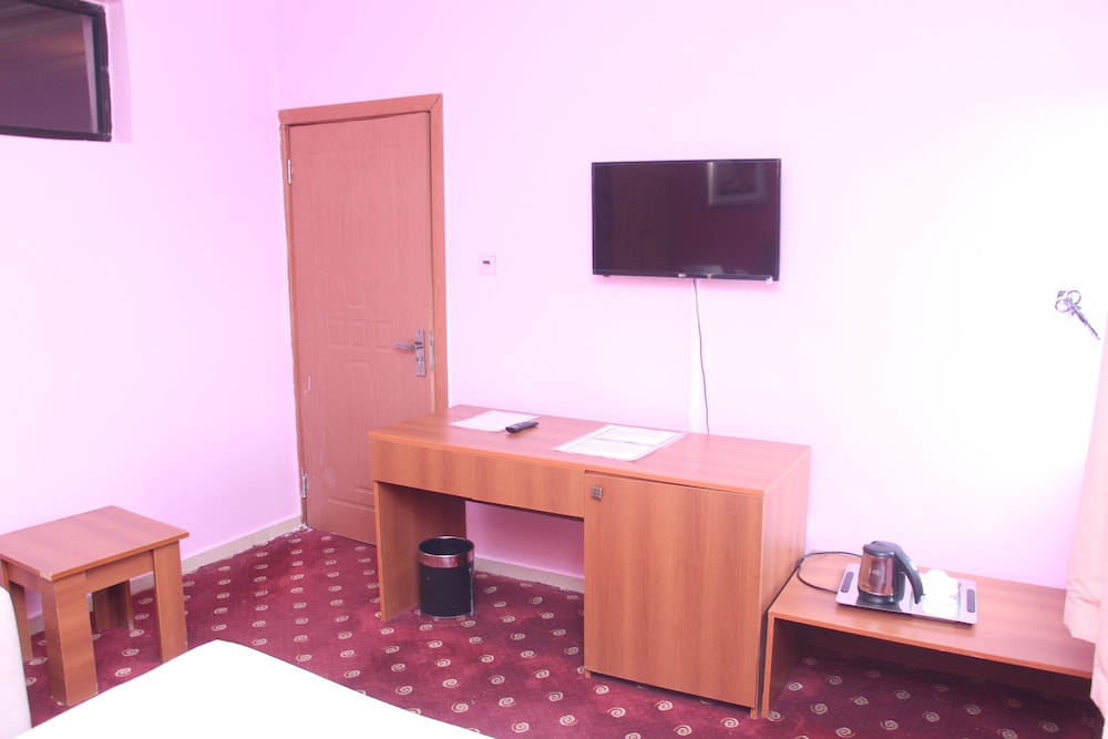 Grand Ibro Hotel Annex 13/16