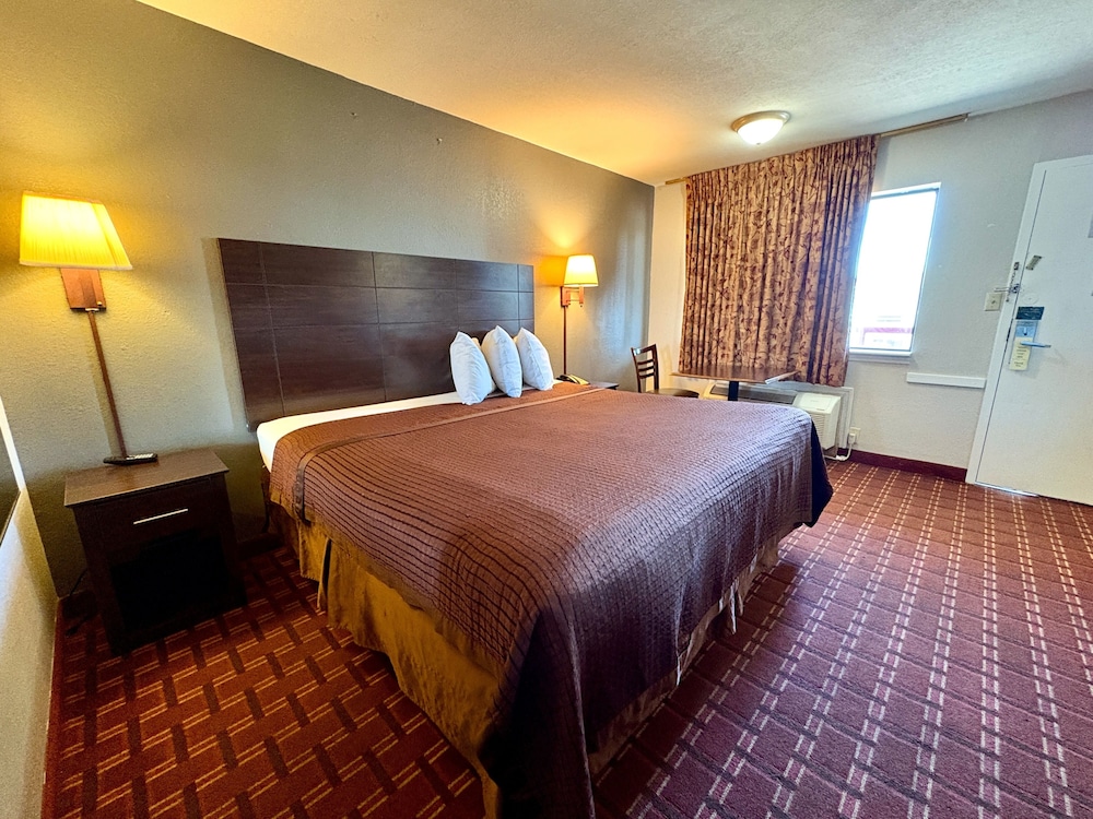 Regency Inn 19/49