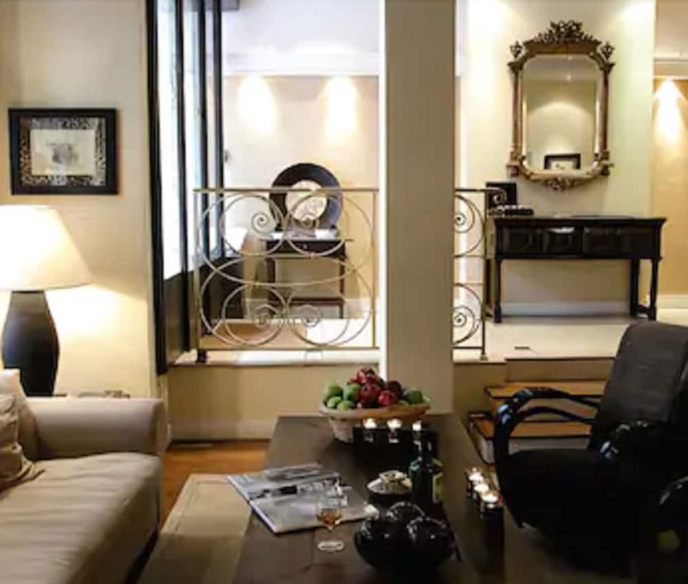 Hotel Le Clos Medicis 37/43