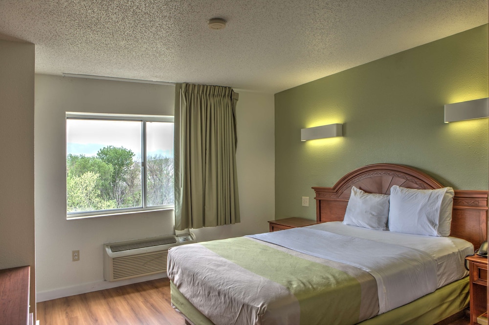 Motel6 Dallas, TX - Northwest 17/50
