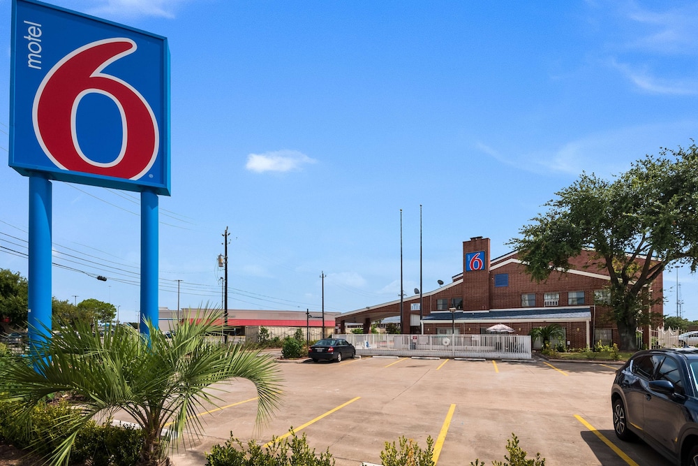 Motel6 Houston, TX - Brookhollow 45/48